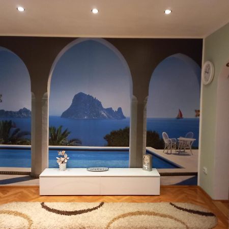 Blue Sky Apartment Плоєшті Екстер'єр фото