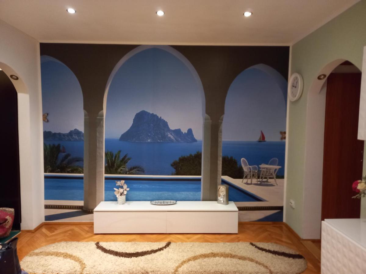 Blue Sky Apartment Плоєшті Екстер'єр фото