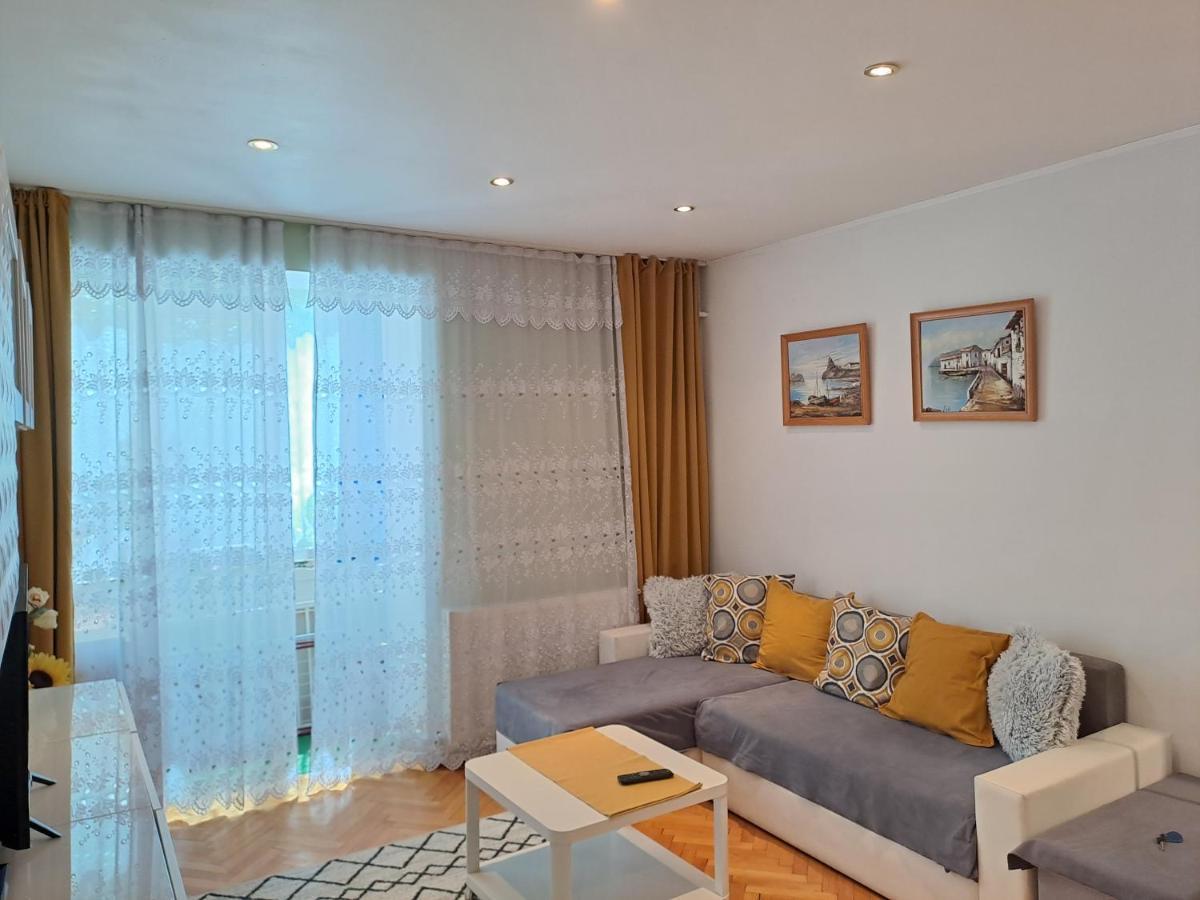 Blue Sky Apartment Плоєшті Екстер'єр фото